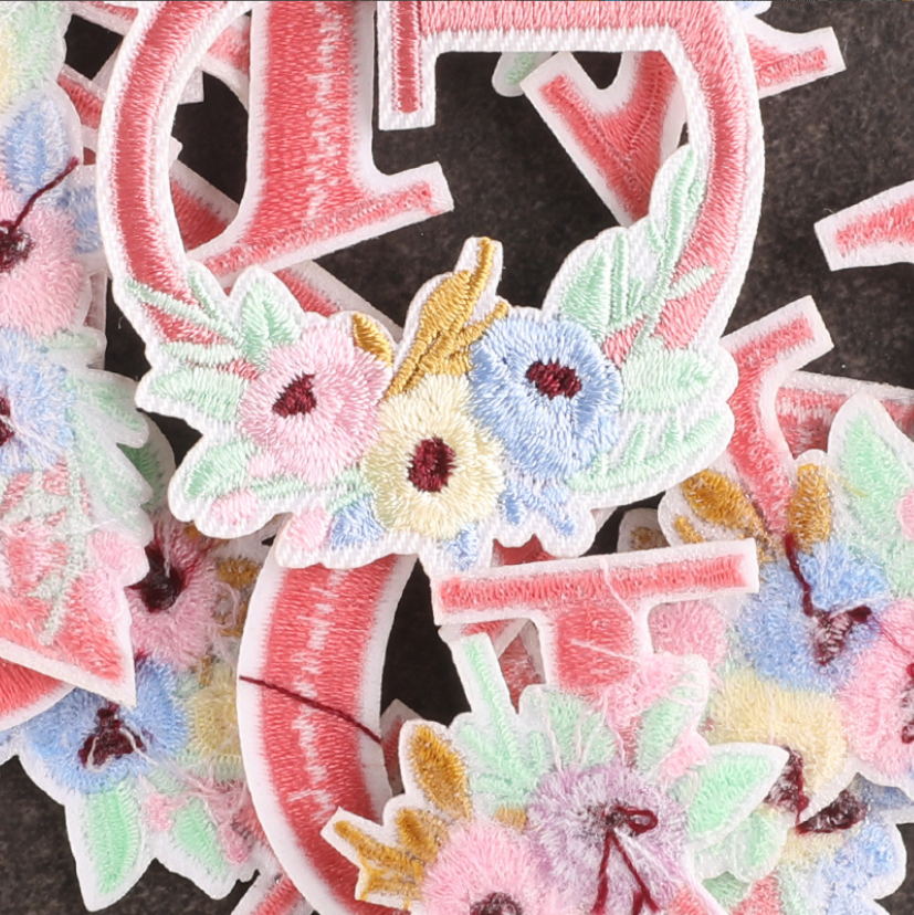 10 Pcs Pink Flowers Alphabet E - огляд і ціна Sewing Id
