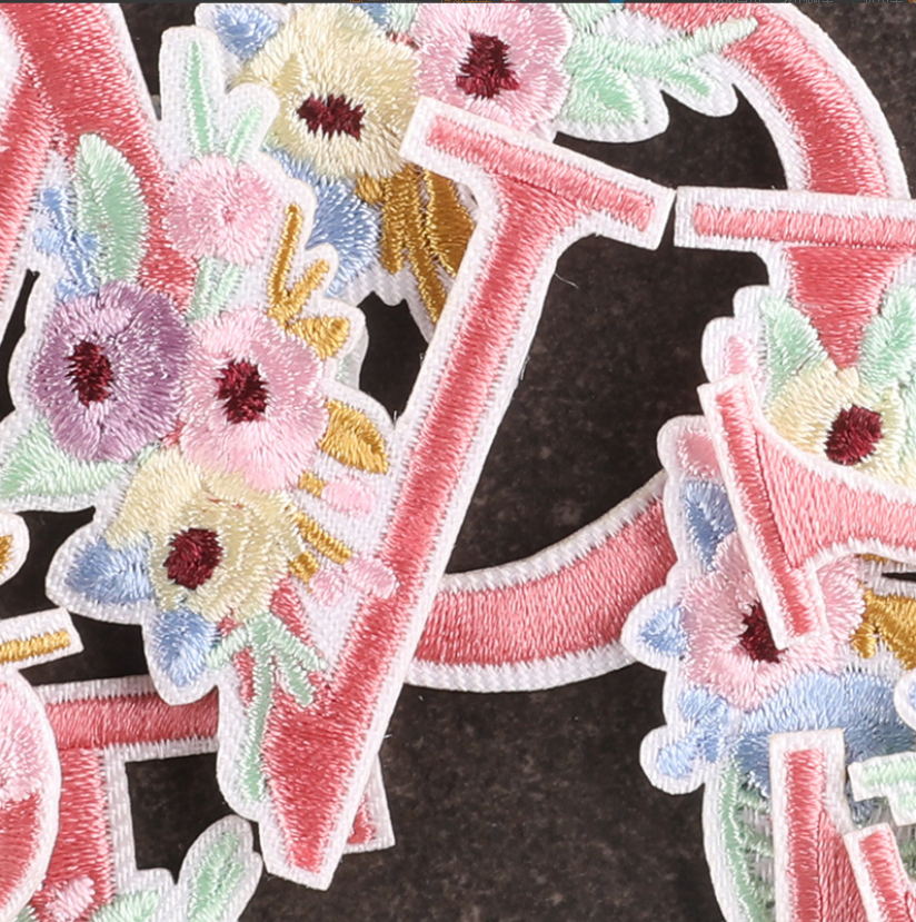 10 Pcs Pink Flowers Alphabet E - огляд і ціна Sewing Id